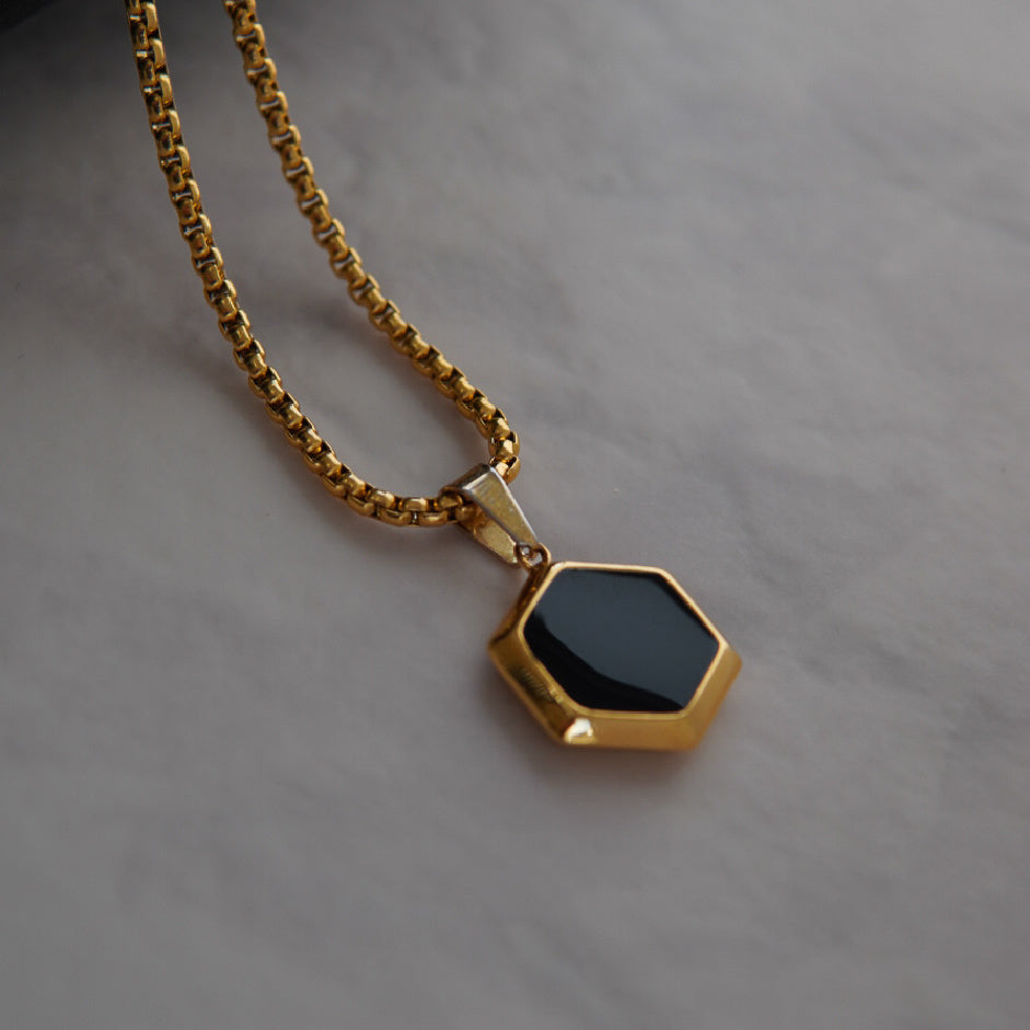 Onyx Pendant (Gold)